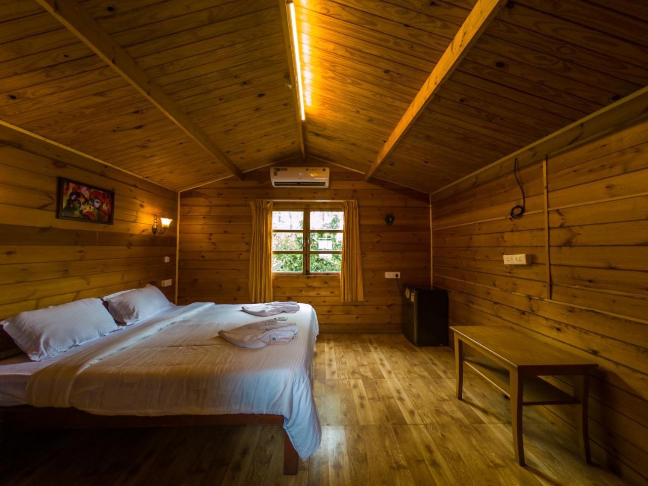Vista Praia Beach Resort Анджуна Екстериор снимка