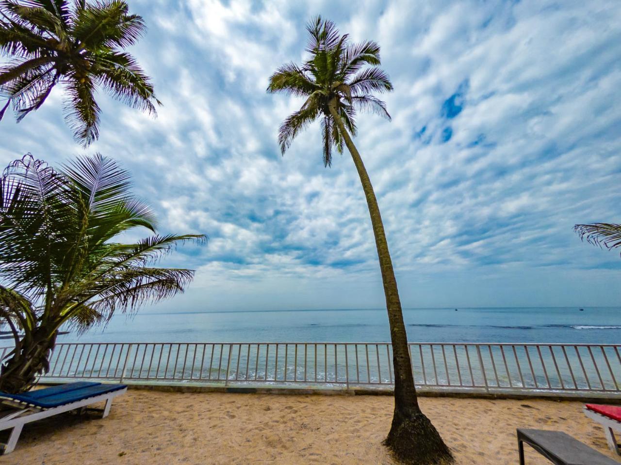 Vista Praia Beach Resort Анджуна Екстериор снимка