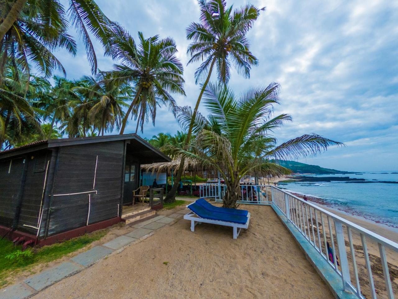 Vista Praia Beach Resort Анджуна Екстериор снимка