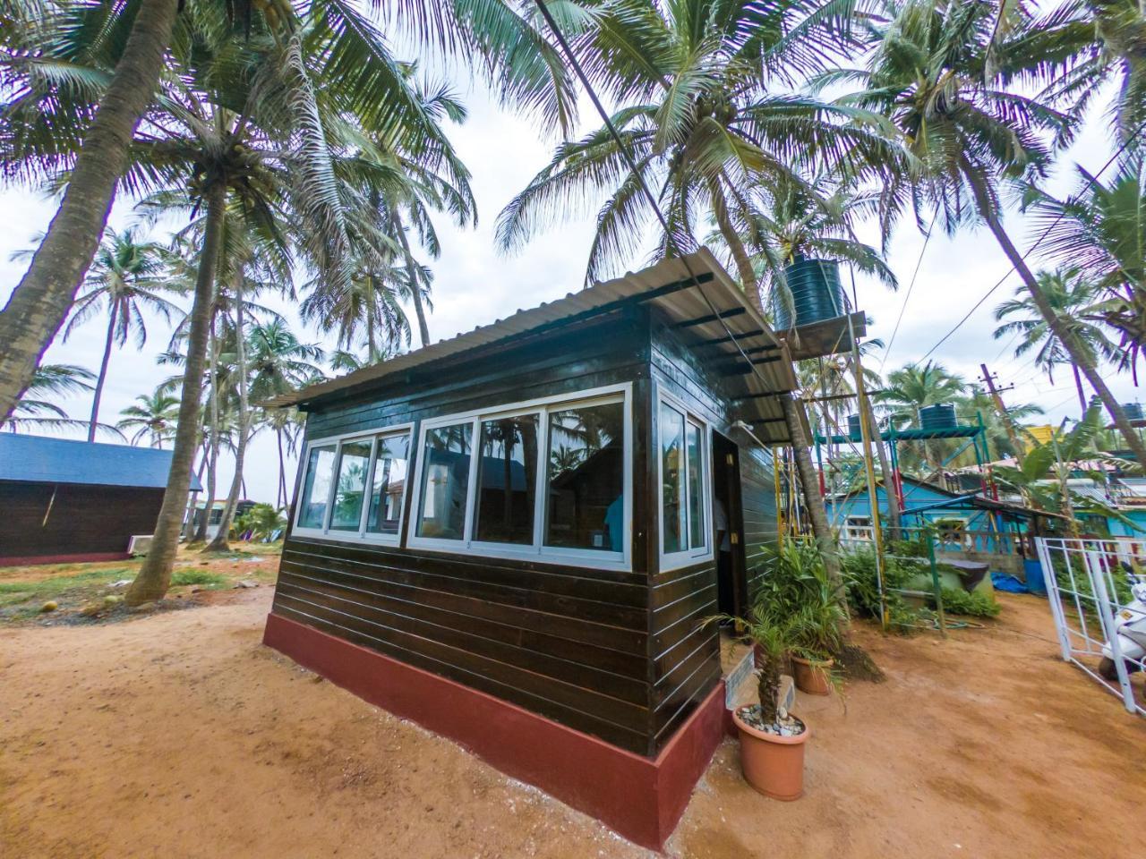 Vista Praia Beach Resort Анджуна Екстериор снимка
