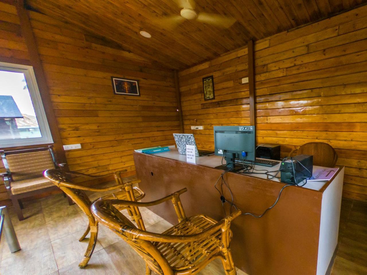 Vista Praia Beach Resort Анджуна Екстериор снимка