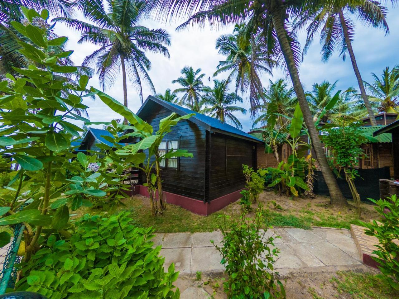 Vista Praia Beach Resort Анджуна Екстериор снимка