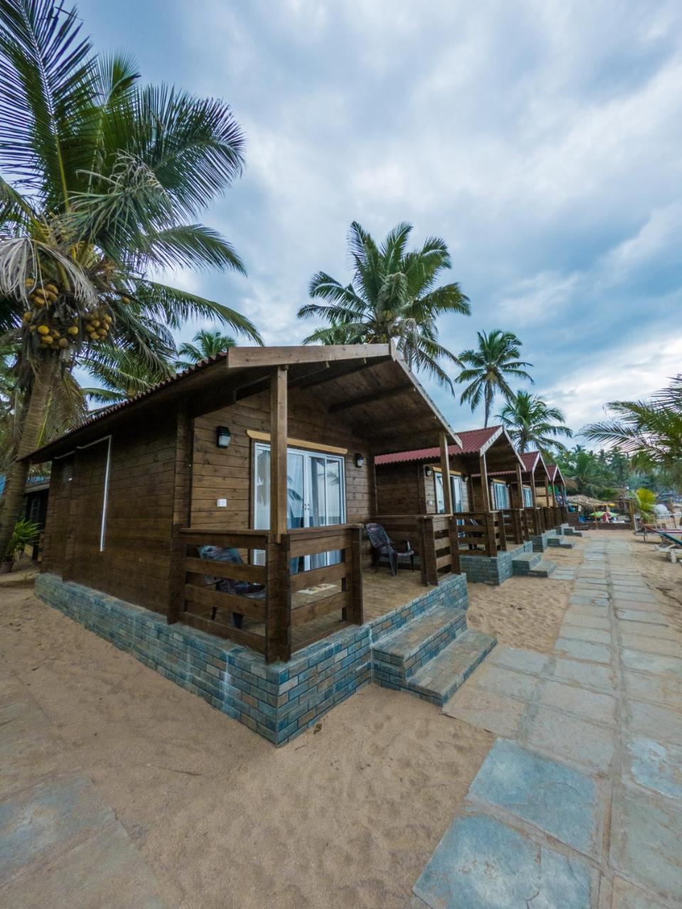 Vista Praia Beach Resort Анджуна Екстериор снимка