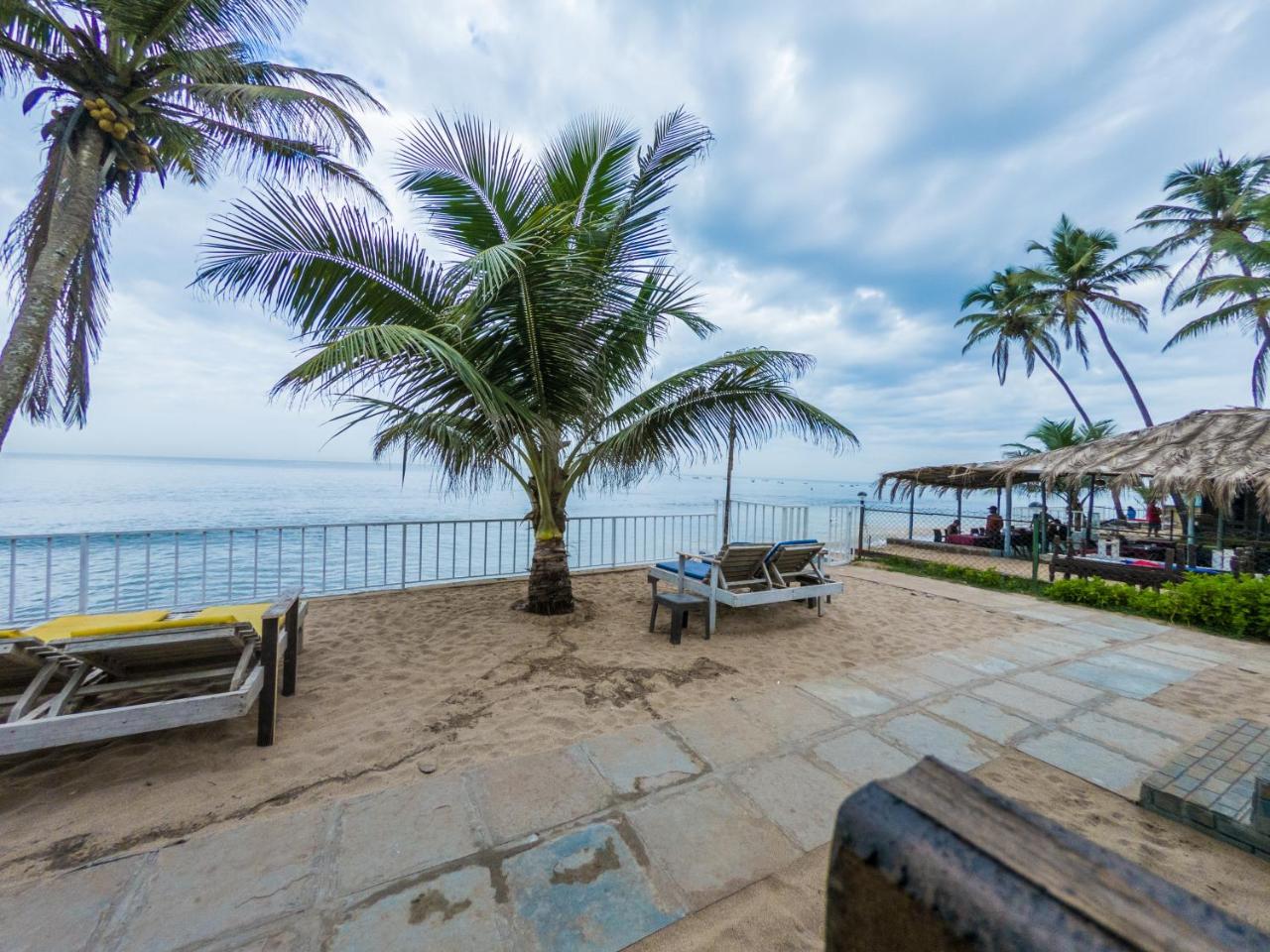 Vista Praia Beach Resort Анджуна Екстериор снимка